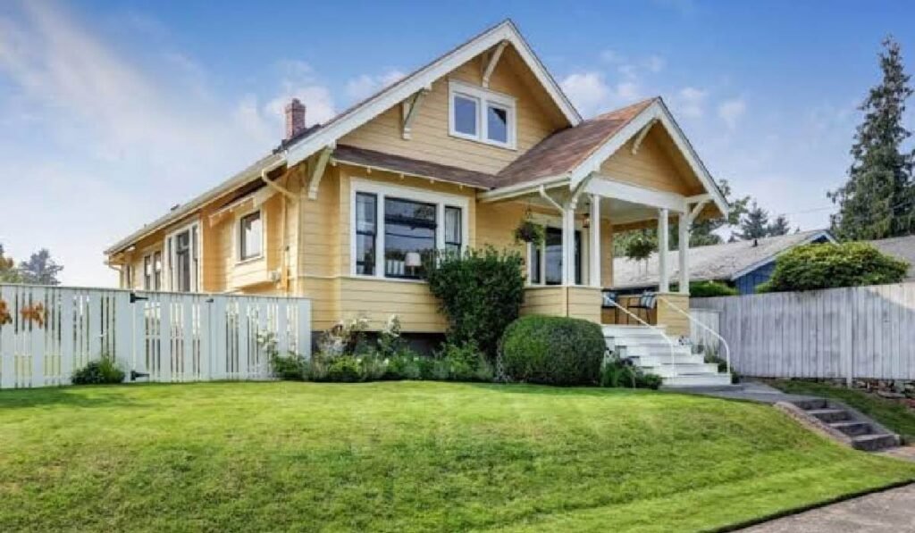What features are homebuyers prioritizing in new custom homes?