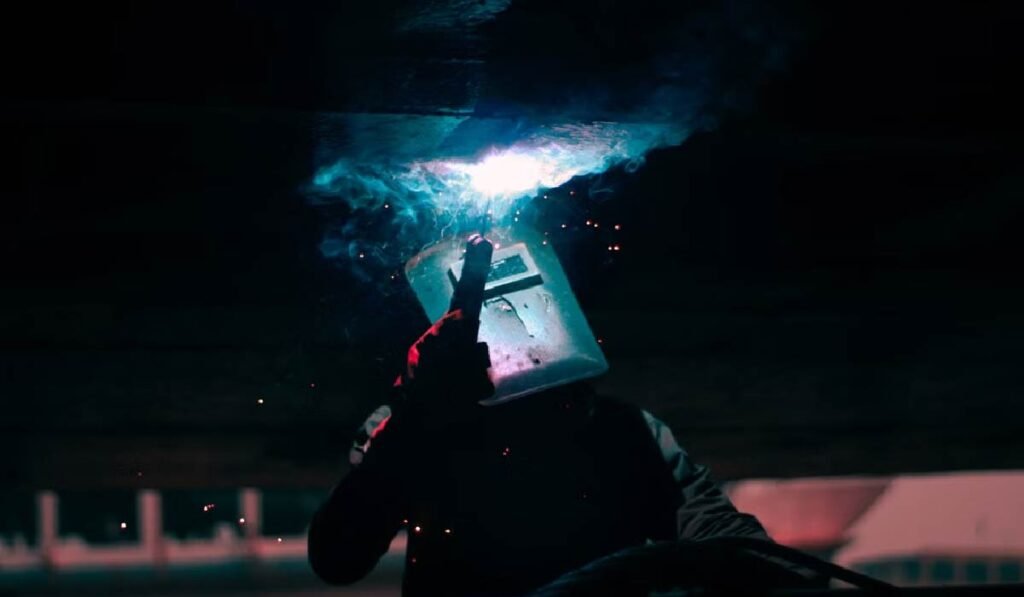 5 Simple Tweaks to Prevent Fogging and Glare During Complex Cuts