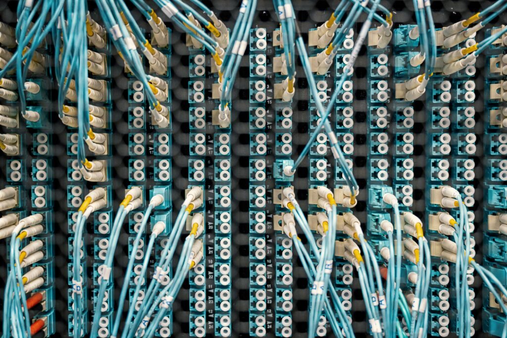 Hybrid Cloud Integration: Connecting On-Premises Systems with Cloud Applications